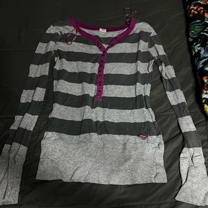 long sleeve grey tee